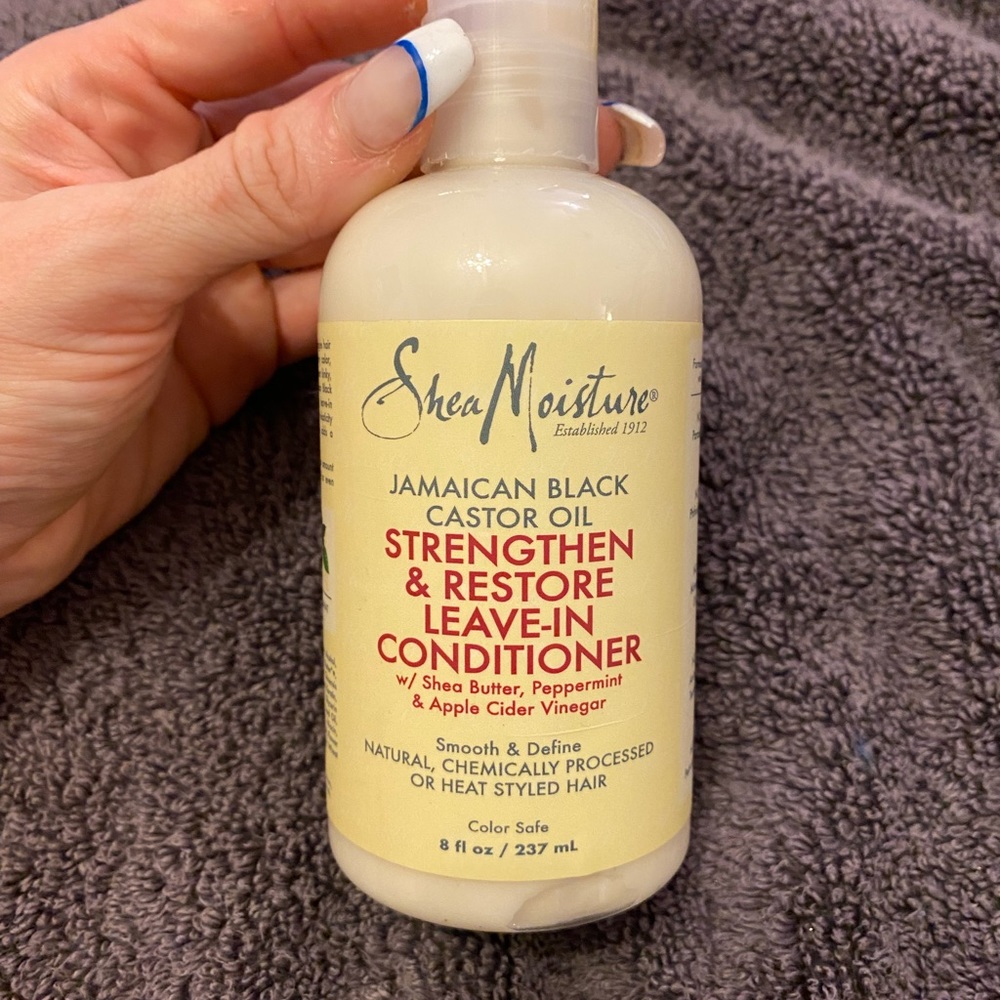 Shea Moisture: Strengthen & Restore Leave In Conditioner..NEVER USED!..